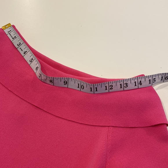 Joseph A. Women's Bright Pink Knit pullover top, Small - Picture 10 of 11